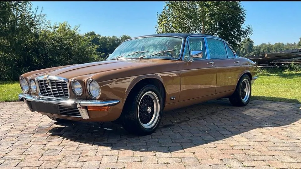 Jaguar Xj12