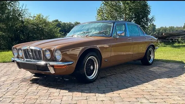 Jaguar Xj12