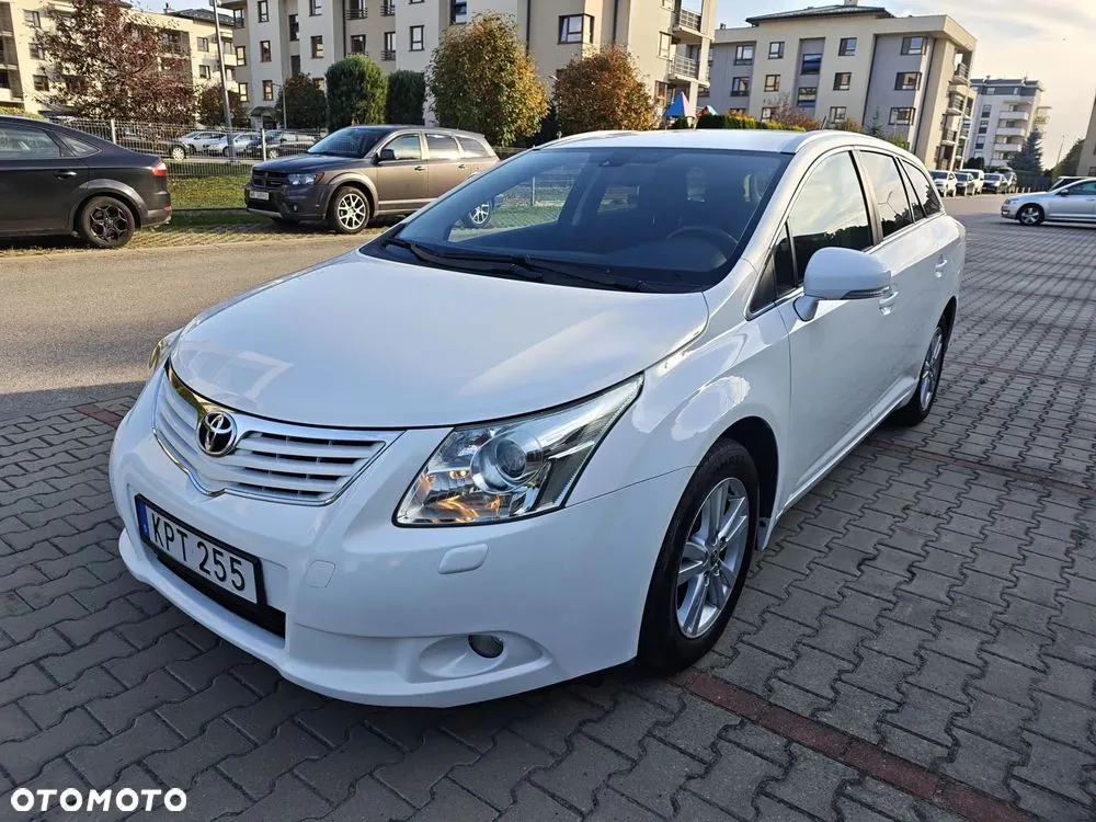 Toyota Avensis 2010 photo 3