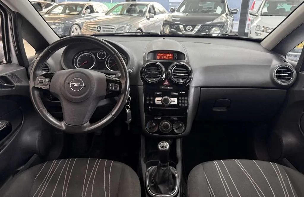 Opel Corsa 2010 photo 4