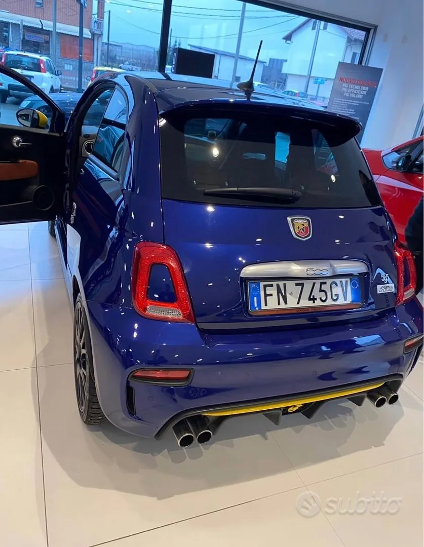 Abarth 595 2018 photo 2