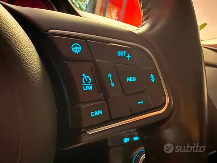 Jaguar E-Pace 2018 photo 2