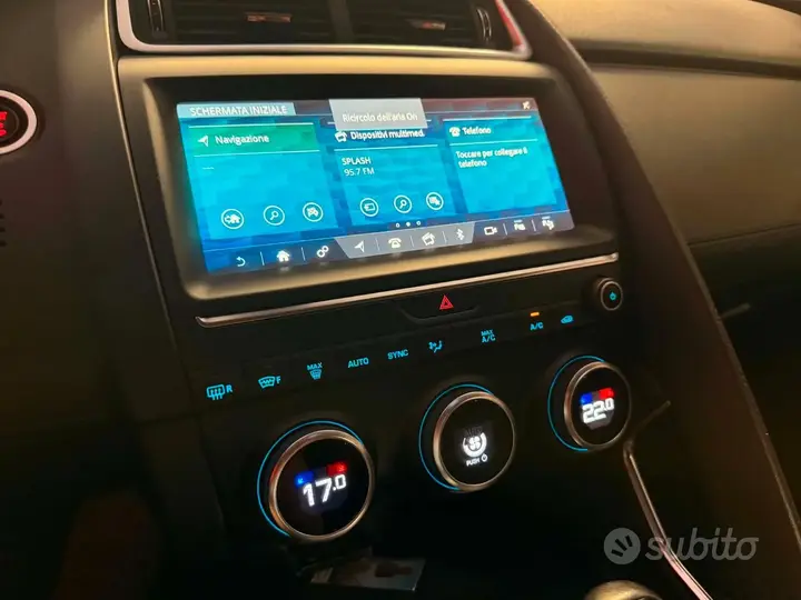 Jaguar E-Pace 2018 photo 4