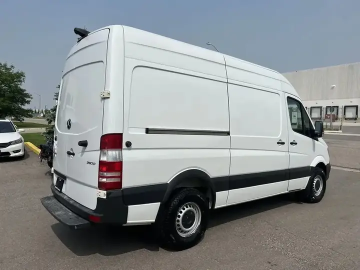 Mercedes-Benz Sprinter Van 2017 photo 5