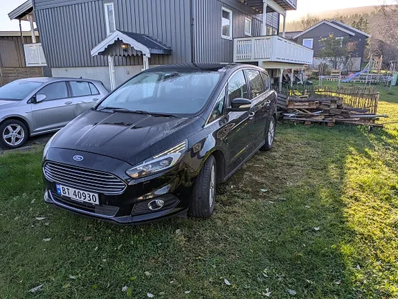 Ford S-Max 2016 photo 2