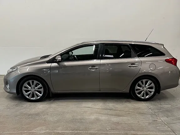 Toyota Auris 2014 photo 5