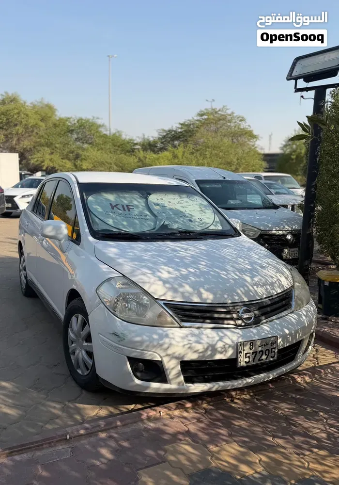 Nissan Tiida 2010 photo 5