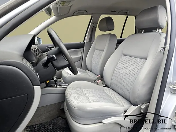 Volkswagen Golf I 2002 photo 3