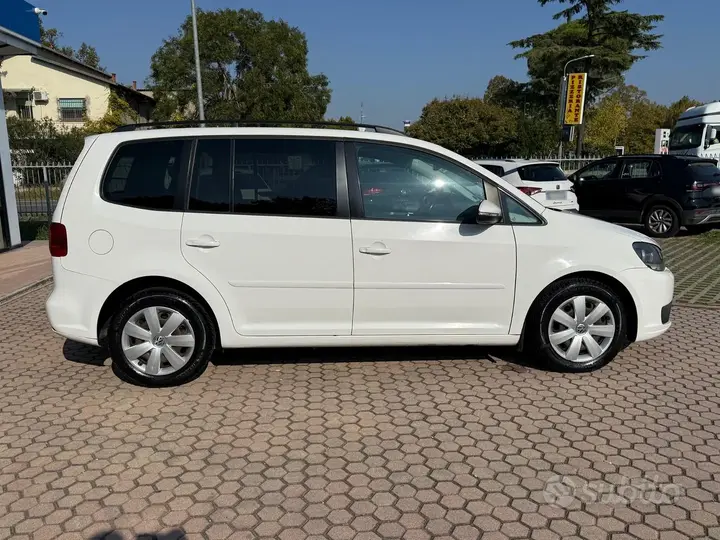 Volkswagen Touran 2013 photo 5