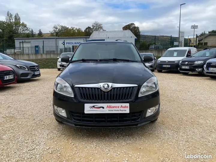 Skoda Fabia 2013 photo 2