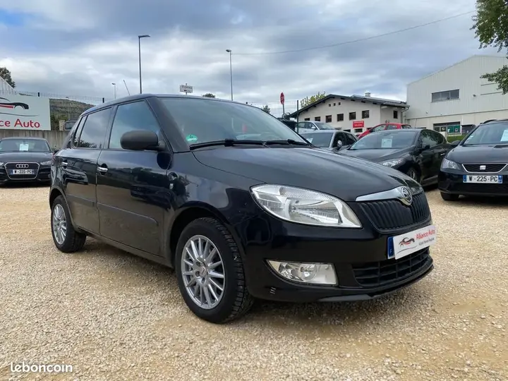 Skoda Fabia 2013 photo 3