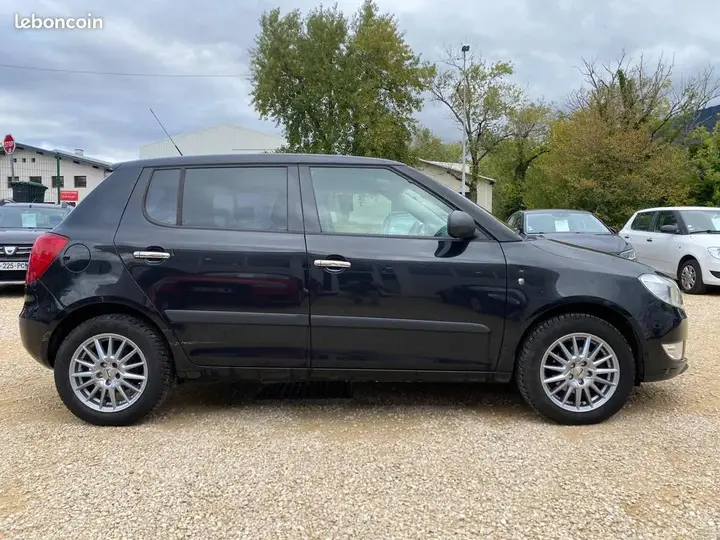Skoda Fabia 2013 photo 4
