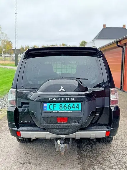 Mitsubishi Pajero 2017 photo 4