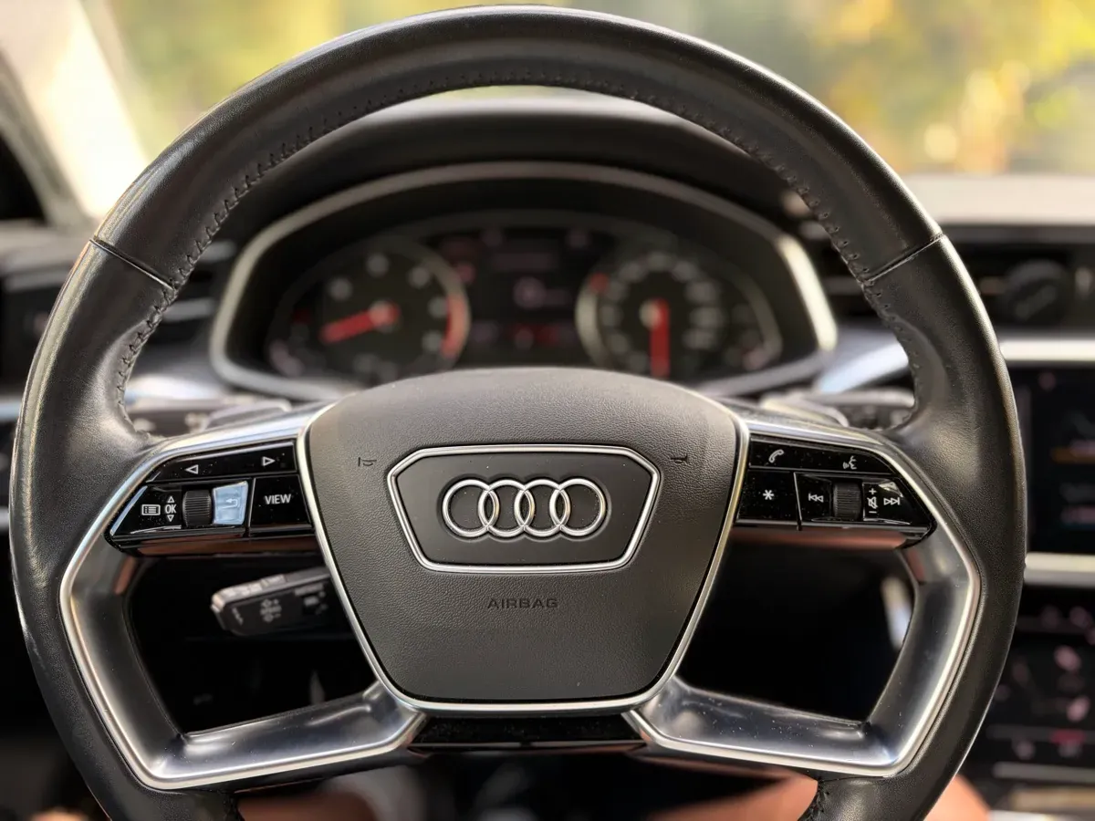 Audi A6 2021 photo 2