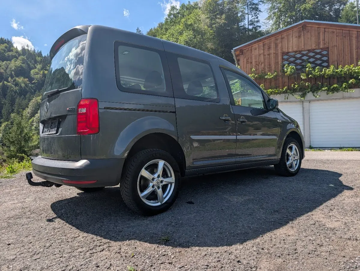 Volkswagen Caddy 2018 photo 2