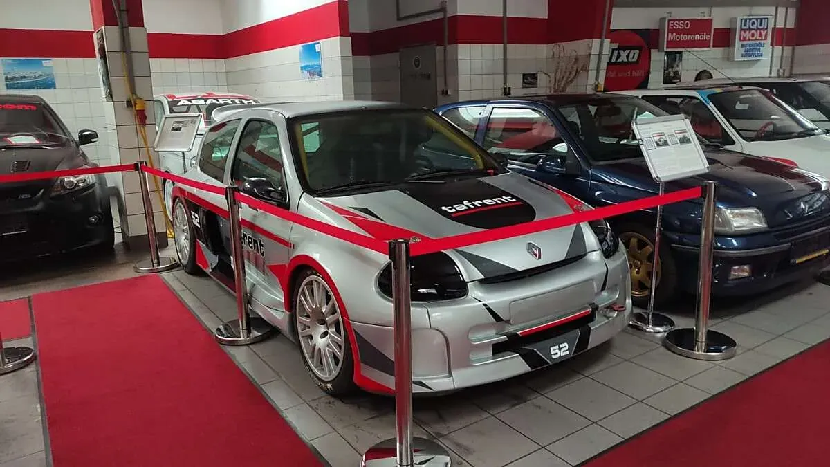 Renault Clio 2000 photo 3