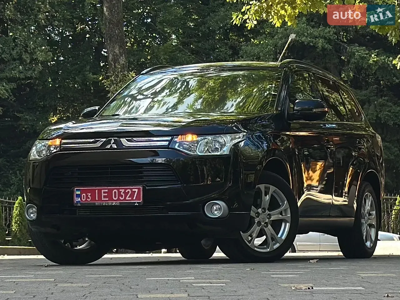 Mitsubishi Outlander 2013 photo 3