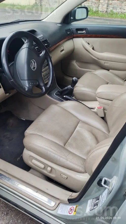 Toyota Avensis 2004 photo 5