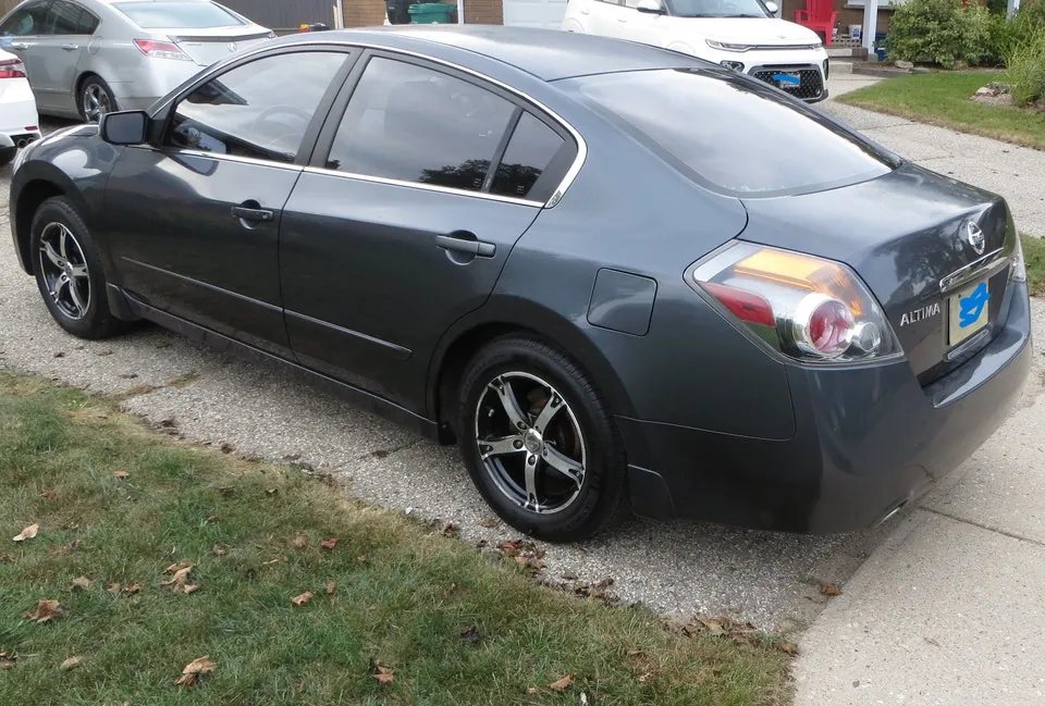 Nissan Altima 2009 photo 2