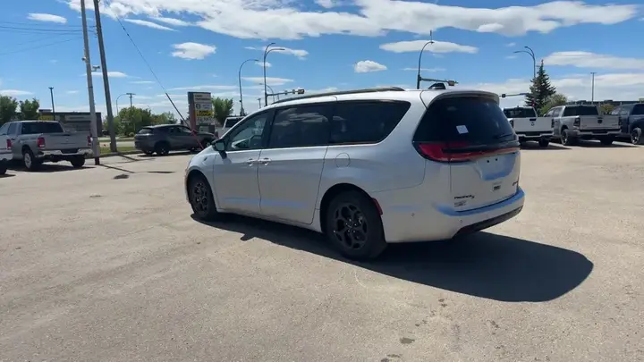 Chrysler Pacifica 2024 photo 4