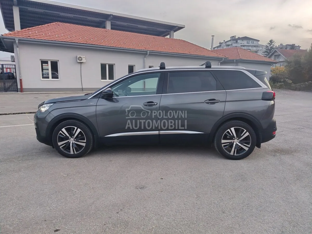 Peugeot 5008 2017 photo 2