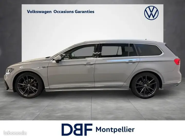 Volkswagen Passat 2023 photo 2