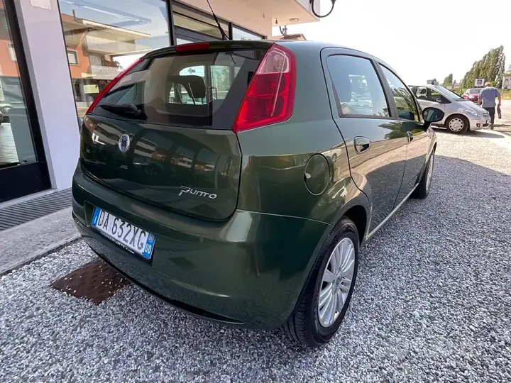 Fiat Grande Punto 2006 photo 4