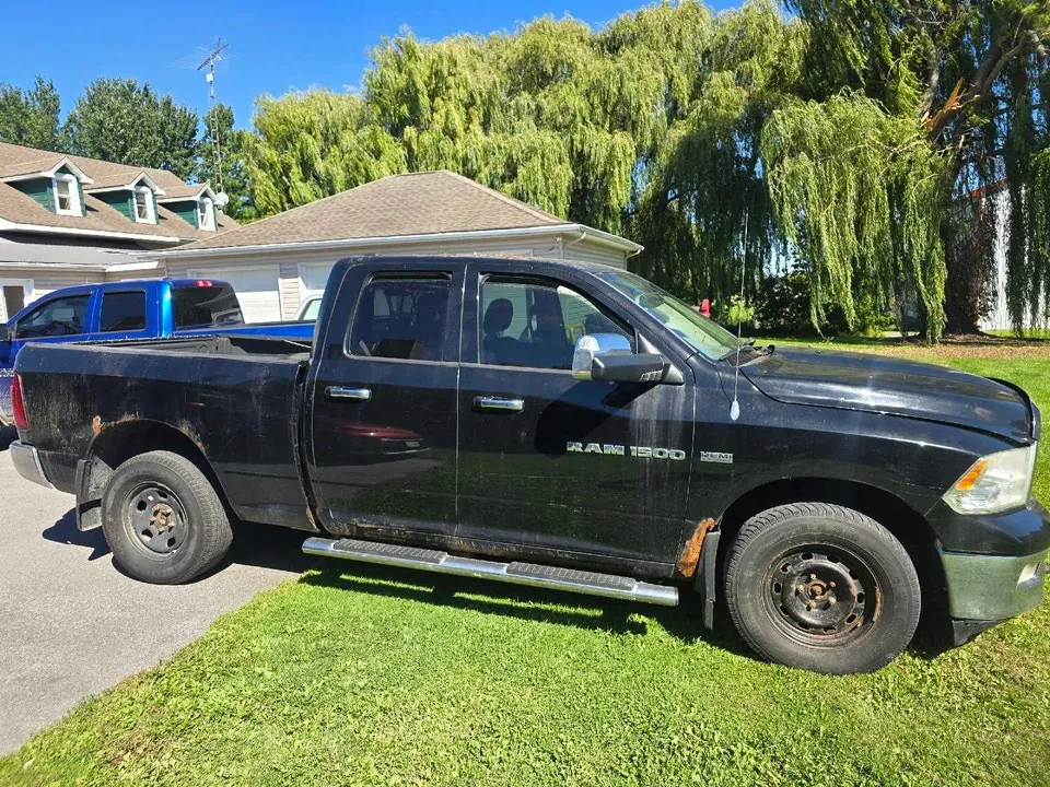 Dodge Ram 1500 2012 photo 2