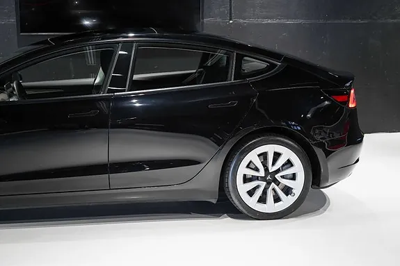 Tesla Model 3 2023 photo 5
