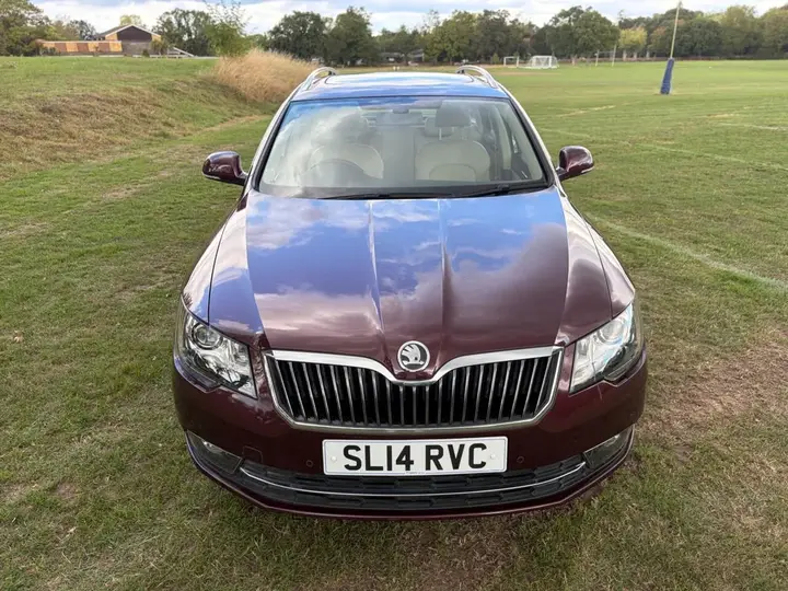 Skoda Superb 2014 photo 4