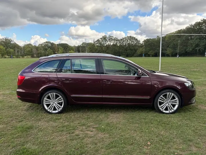 Skoda Superb 2014 photo 5