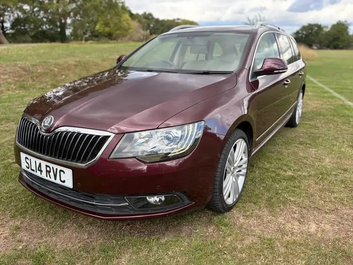 Skoda Superb 2014 photo 2