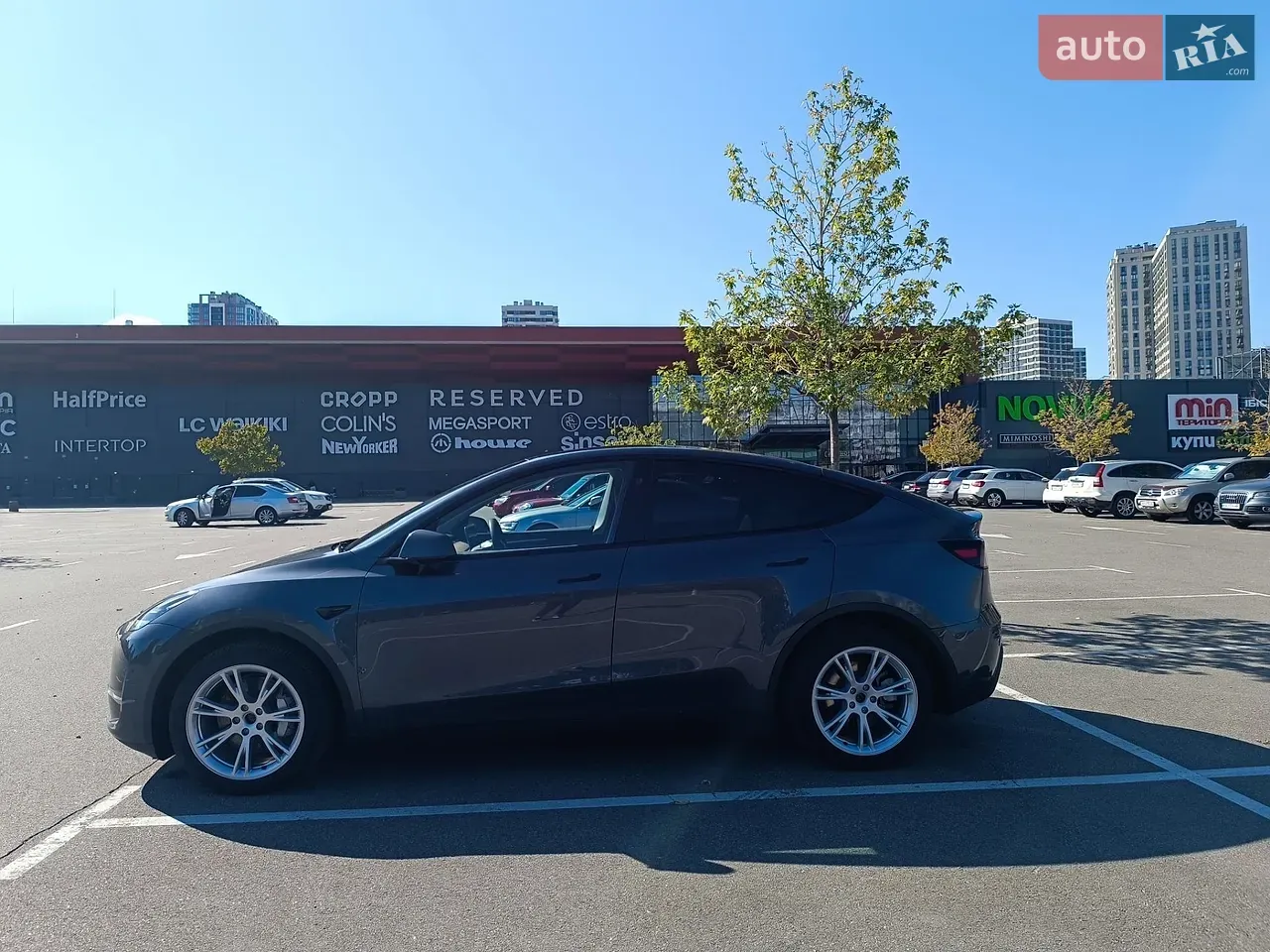 Tesla Model Y 2023 photo 4