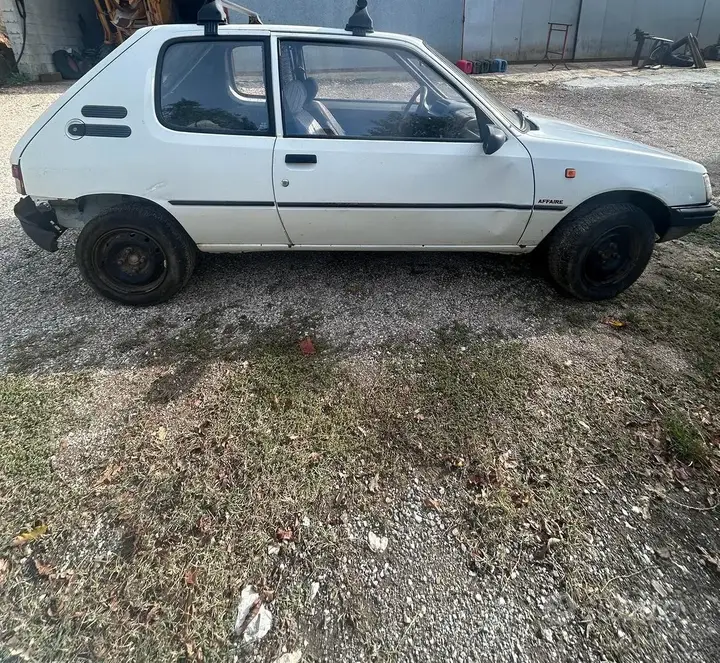 Peugeot 205