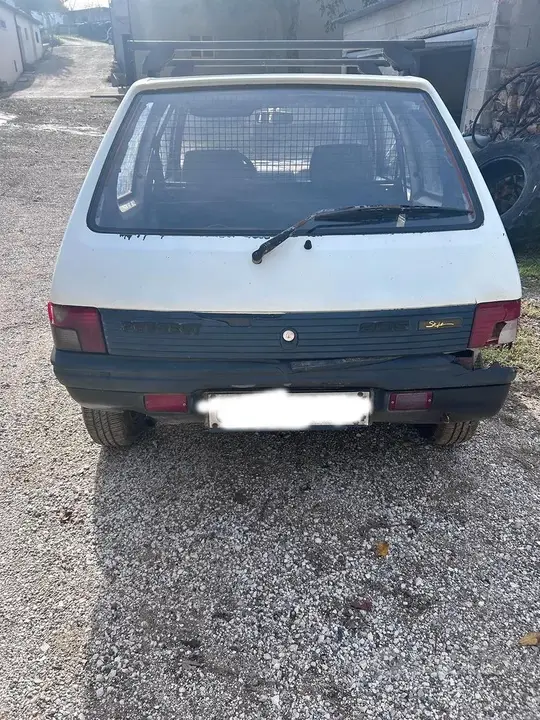 Peugeot 205 1990 photo 2