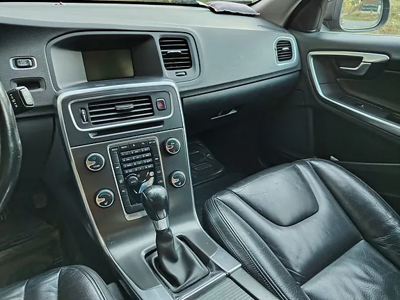 Volvo V60 2012 photo 4
