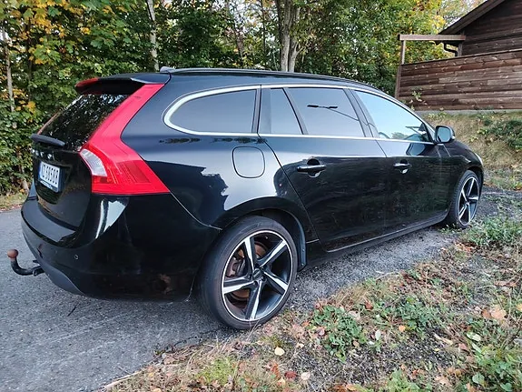 Volvo V60 2012 photo 2