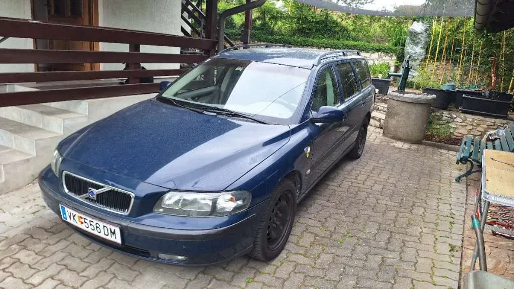 Volvo V70 2002 photo 2