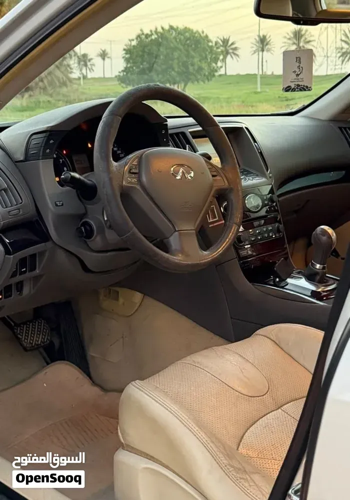 Infiniti G25 2013 photo 3