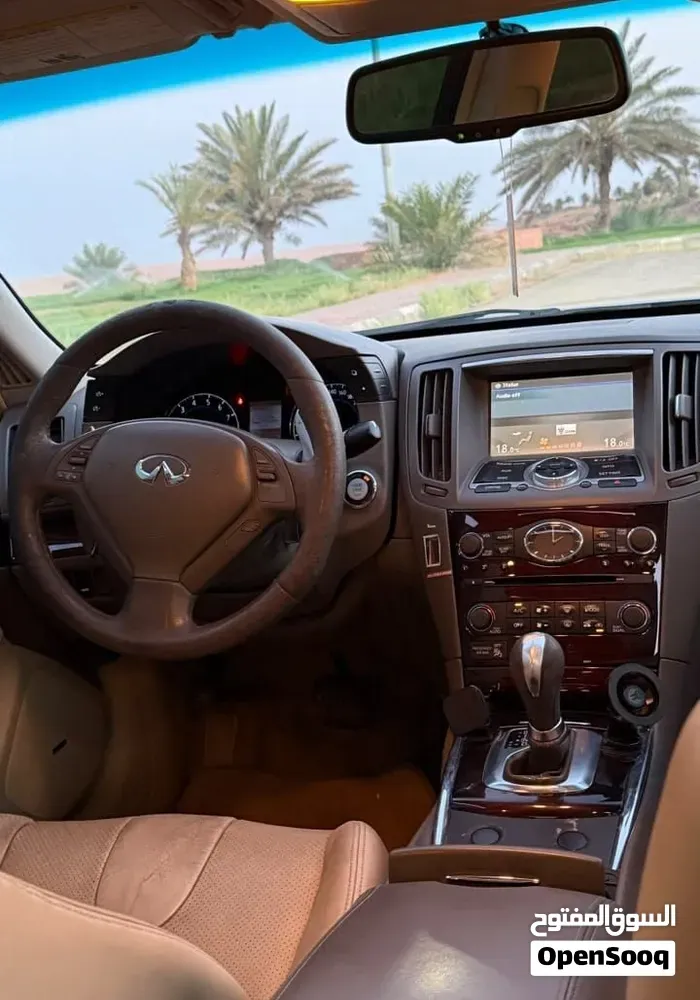 Infiniti G25 2013 photo 2