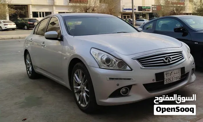 Infiniti G25 2013 photo 4