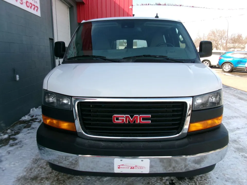 GMC Savana 2021 photo 3