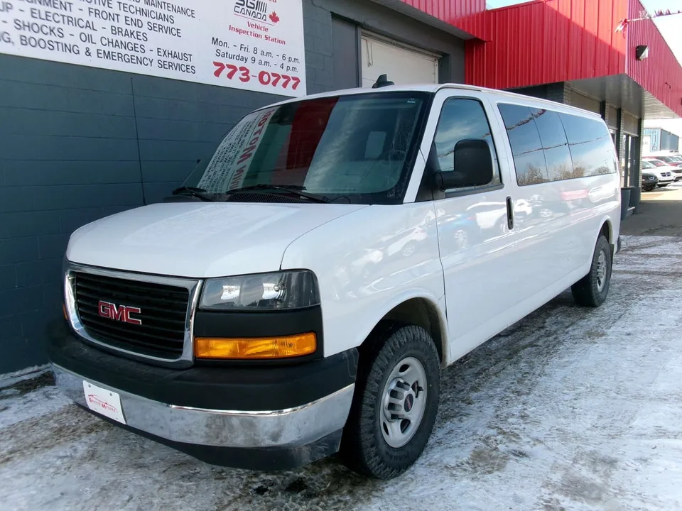 GMC Savana 2021 photo 2