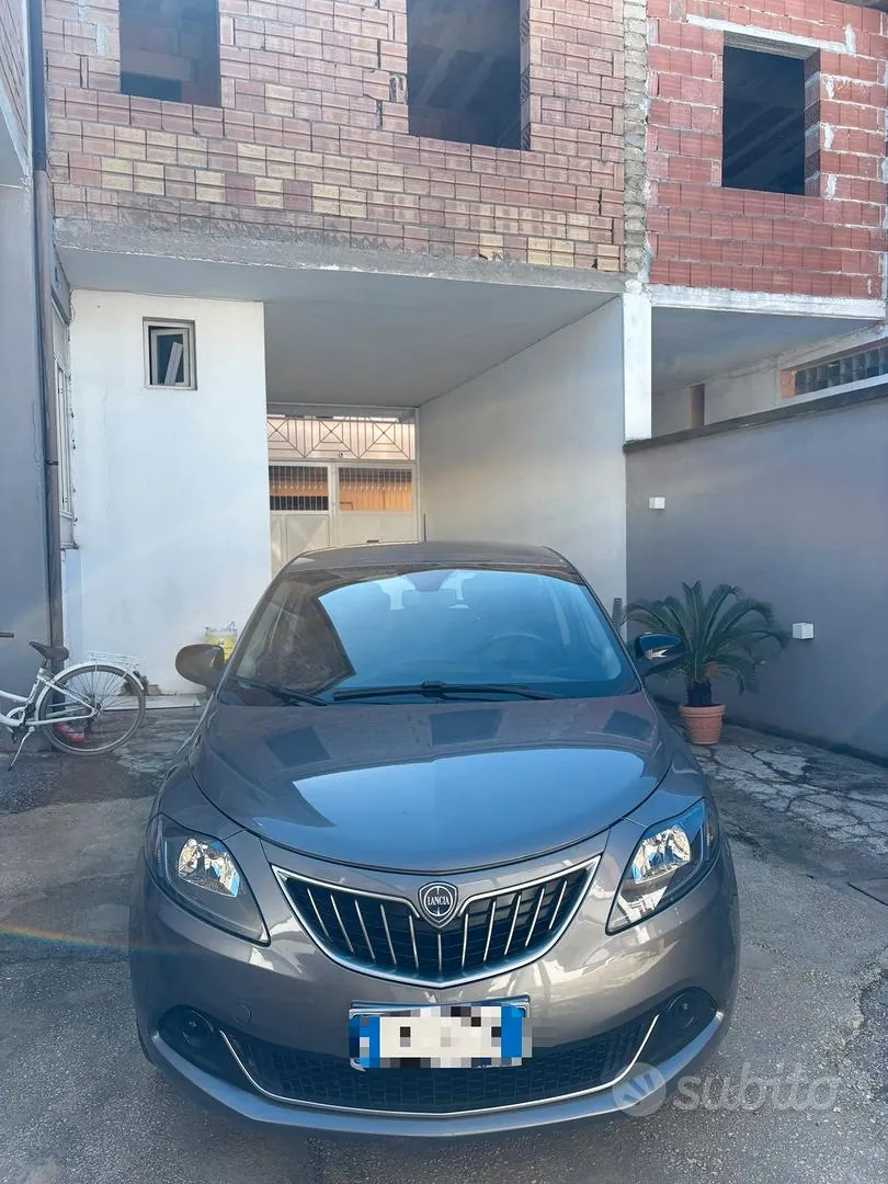 Lancia Ypsilon