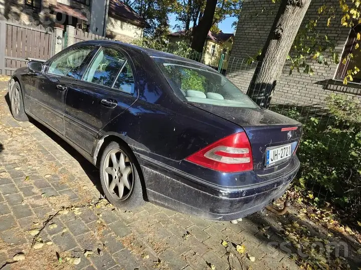 Mercedes-Benz C240 2001 photo 3