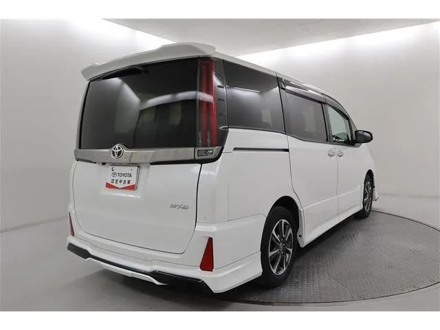 Toyota Sienta 2021 photo 4