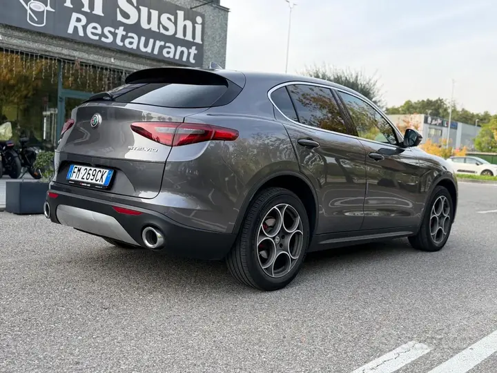 Alfa Romeo Stelvio 2017 photo 3