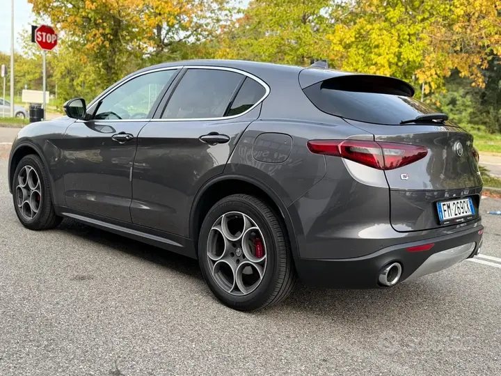 Alfa Romeo Stelvio 2017 photo 5