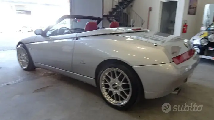 Alfa Romeo Spider 2001 photo 3