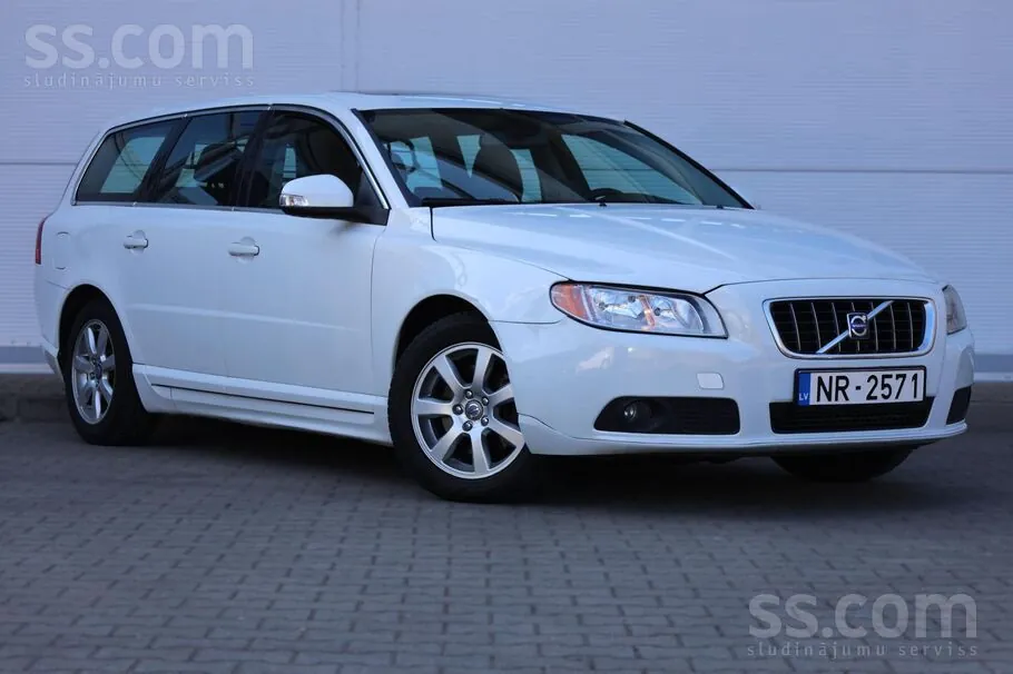Volvo V70 2010 photo 3